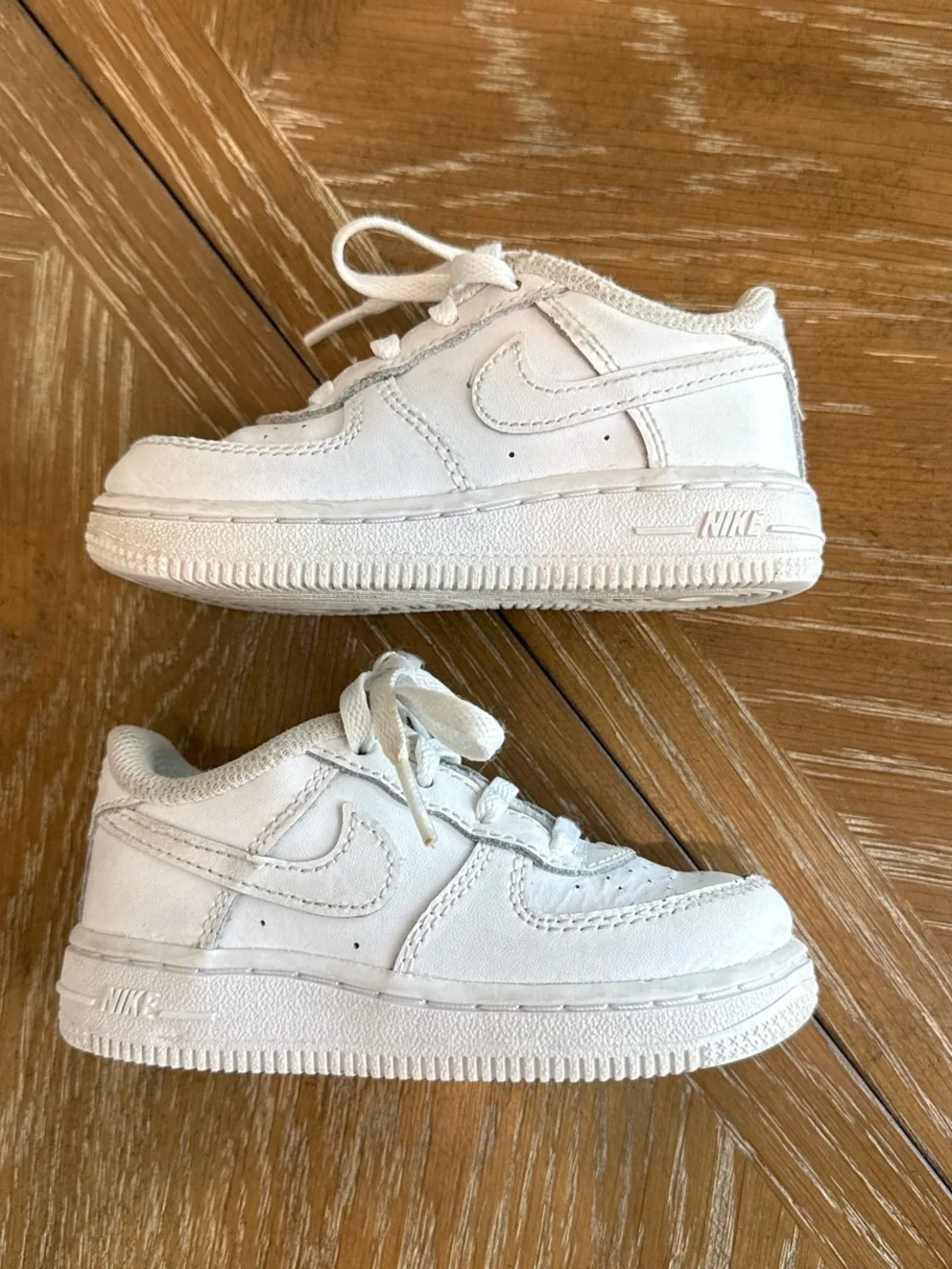 Nike toddler Air Force Low-Top Sneakers